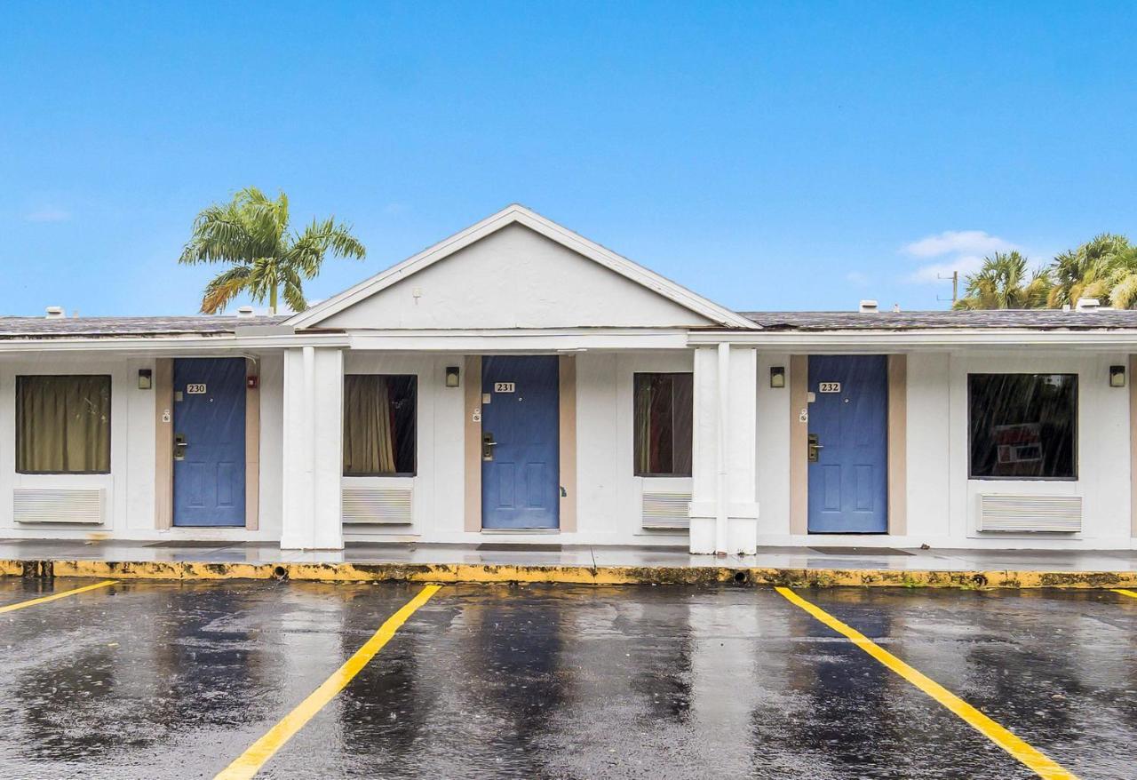 Motel 6-Fort Myers, Fl North Fort Myers Bagian luar foto