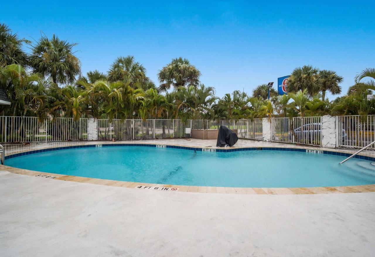 Motel 6-Fort Myers, Fl North Fort Myers Bagian luar foto