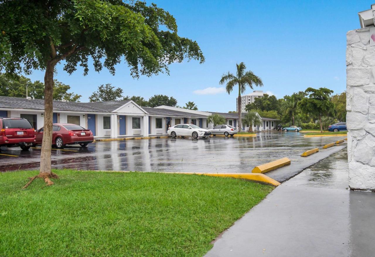 Motel 6-Fort Myers, Fl North Fort Myers Bagian luar foto