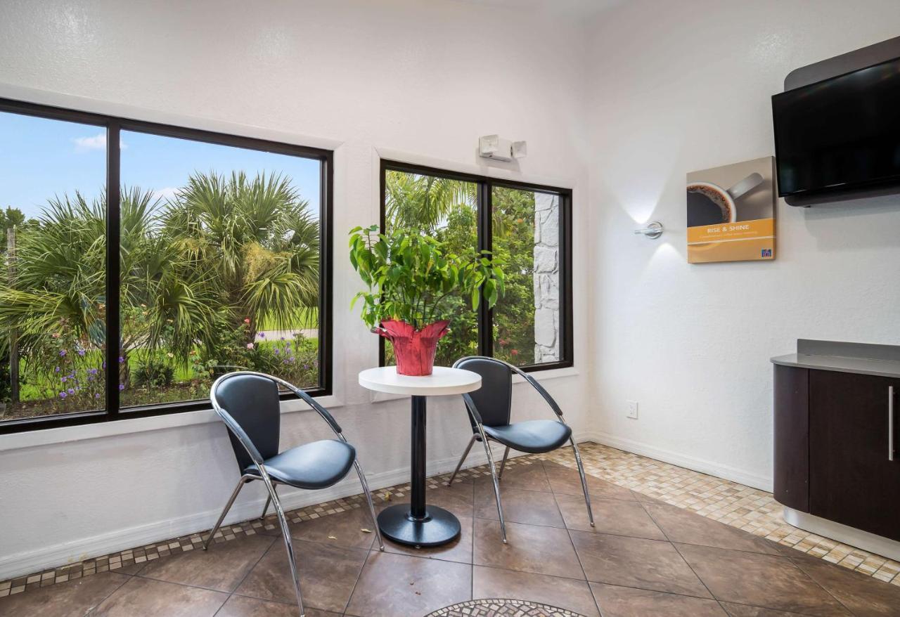 Motel 6-Fort Myers, Fl North Fort Myers Bagian luar foto